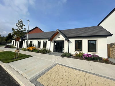 /international/ie/suttonfield-ballybetagh-road-dublin-18-dublin-210119756006/