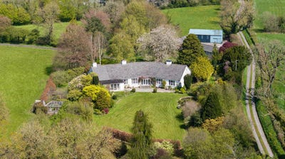 /international/ie/arlonstown-house-on-approx-3-94-hec-9-75-acres-swainstown-kilmessan-meath-210109673752/