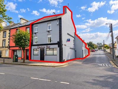 /international/ie/quinns-bar-main-street-swinford-mayo-210109683028/