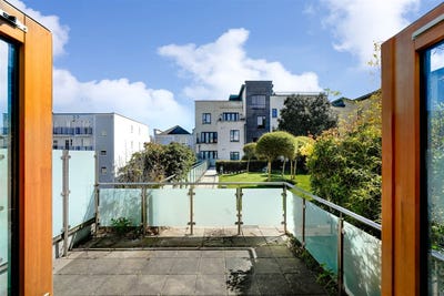 /international/ie/apt-1-the-green-gas-yard-lane-malahide-dublin-210109677221/