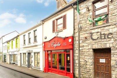 /international/ie/cafolla-s-takeaway-castle-street-castlebar-mayo-210109672618/