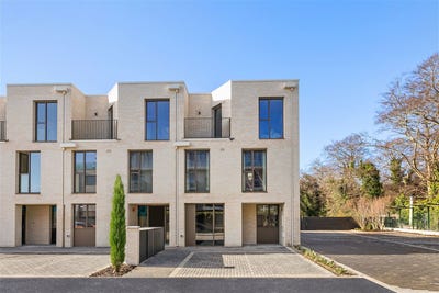 /international/ie/heron-wood-dublin-18-dublin-210109679836/