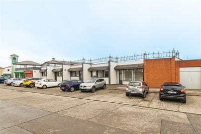 /international/ie/146-edenmore-shopping-centre-dublin-5-dublin-210109687584/