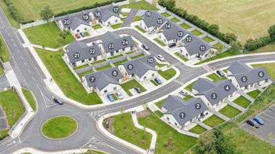 /international/ie/9-roseville-crescent-cahir-tipperary-210109679754/
