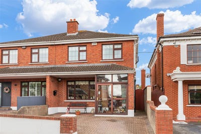 /international/ie/14-willow-grove-dublin-18-dublin-210109679335/
