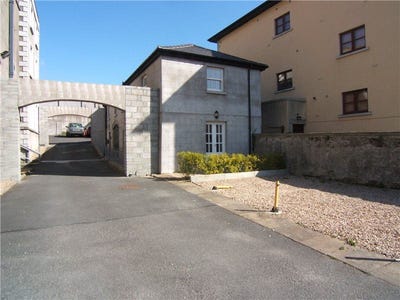/international/ie/the-coach-house-3-wentworth-place-wicklow-town-wicklow-210109674133/