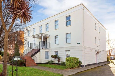 /international/ie/7-bayview-court-2-tivoli-terrace-south-dun-laoghaire-dublin-210120076671/