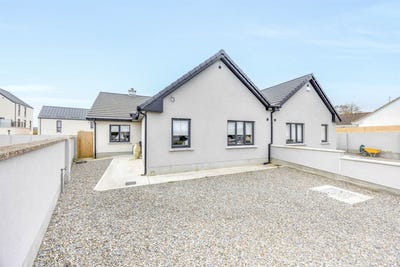 /international/ie/37b-hayestown-rush-dublin-210110330111/