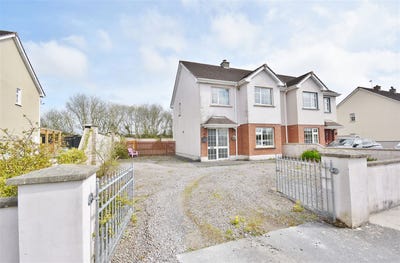 /international/ie/69-lartigue-village-clieveragh-listowel-kerry-210110052964/