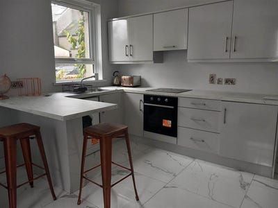 /international/ie/4-old-quay-court-carlingford-louth-210109674624/