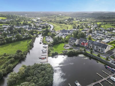 /international/ie/9-the-waterfront-carrick-on-shannon-roscommon-210110360423/