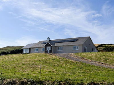 /international/ie/ref-1243-tinnies-upper-valentia-island-kerry-210109867102/