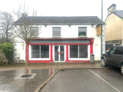 /international/ie/main-street-patrickswell-limerick-210109676257/