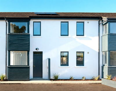 /international/ie/5-rockingham-newcastle-galway-210110353527/