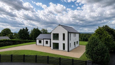 /international/ie/oakpark-drive-letterkenny-donegal-210109671113/
