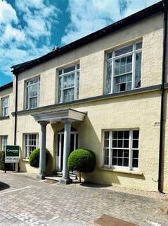 /international/ie/1-coach-house-yard-johnstown-kildare-210109684848/
