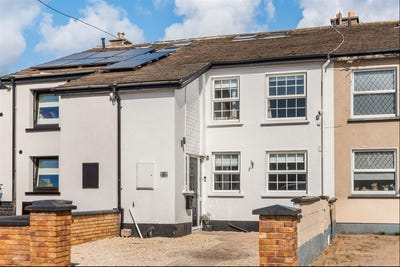 /international/ie/2-ridge-hall-ballybrack-dublin-210119933076/