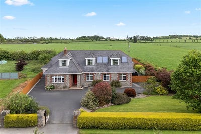 /international/ie/-emerson-lodge-harlinstown-slane-meath-210109682213/