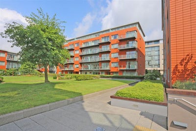 /international/ie/61-the-strand-ennis-road-limerick-210119776356/
