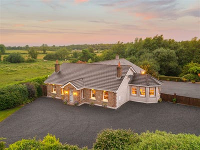 /international/ie/copper-villa-lowtown-robertstown-kildare-210109678748/