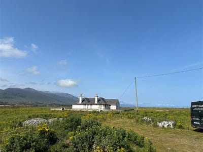 /international/ie/lock-gates-lohercannon-tralee-kerry-210119897938/