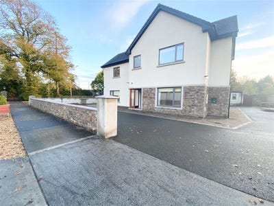 /international/ie/gate-lodge-leixlip-gate-naas-kildare-210109850281/