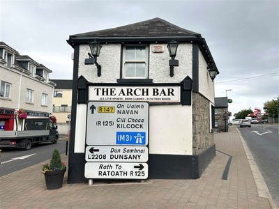 /international/ie/apt-1-the-arch-bar-main-street-dunshaughlin-meath-210119788896/