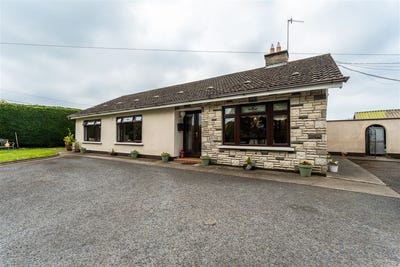 /international/ie/mill-road-mornington-meath-210109674718/