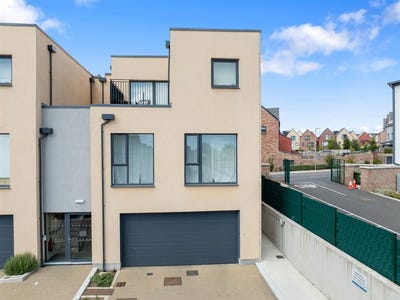 /international/ie/28-tully-green-dublin-18-dublin-210109879673/