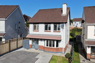 /international/ie/5-summerhill-court-summerhill-carrick-on-shannon-roscommon-210109720371/