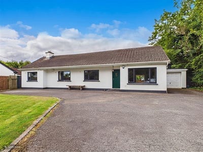 /international/ie/bowhill-fairyhouse-road-ratoath-meath-210109879668/
