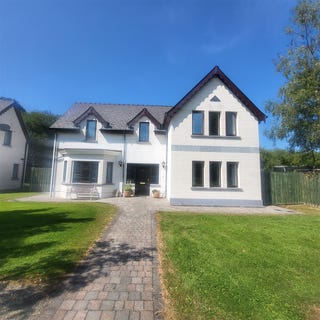 /international/ie/13-errew-drive-lough-rinn-mohill-leitrim-210110360446/