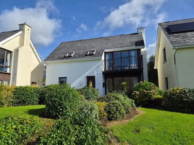 /international/ie/8-the-waterfront-carrick-on-shannon-roscommon-210110353504/