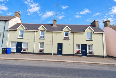 /international/ie/1-7-stags-head-main-street-carnew-wicklow-210119898116/