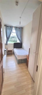 /international/ie/single-basement-room-61-palmerston-road-rathmines-dublin-210109675991/