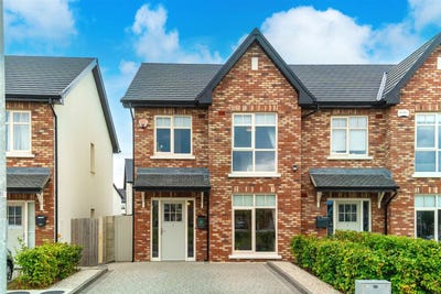 /international/ie/2-ardrath-meadow-celbridge-kildare-210109942317/