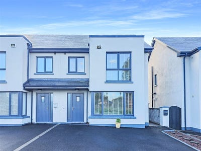 /international/ie/5-curate-s-court-roslevan-ennis-wicklow-210110093509/