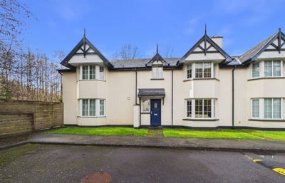 /international/ie/1-1a-lansdowne-village-kenmare-kerry-210109683142/