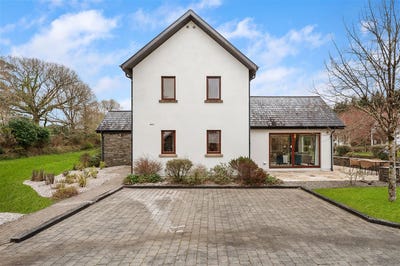 /international/ie/4-mountain-view-sheen-falls-country-club-kenmare-kerry-210110205433/