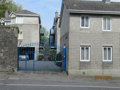 /international/ie/the-courtyard-mullingar-westmeath-210109683488/