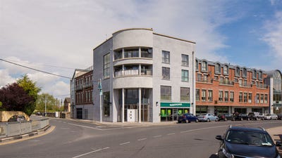 /international/ie/saint-fintans-north-street-swords-dublin-210109685480/