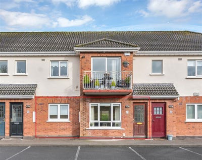 /international/ie/apartment-49-rochford-park-kill-donegal-210110360364/