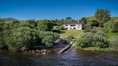 /international/ie/ballybrack-waterville-dublin-210109678352/