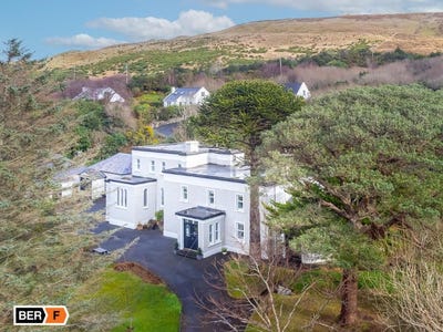 /international/ie/the-convent-leenane-mayo-210109675701/