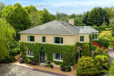 /international/ie/-glenanaar-old-hospital-road-park-wexford-town-wexford-210109680082/