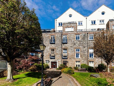 /international/ie/212-grace-park-manor-dublin-9-dublin-210110303072/
