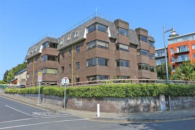 /international/ie/10-strand-court-o-callaghan-strand-limerick-o-callaghan-strand-limerick-210110205436/