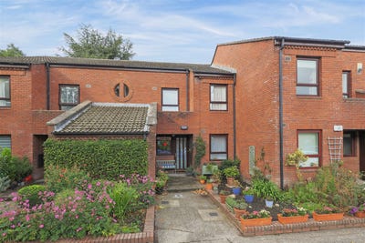 /international/ie/13-cremorne-greenmount-road-dublin-6-dublin-210110303009/