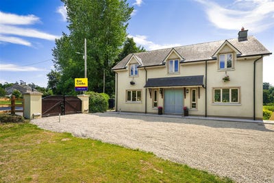 /international/ie/riverbrook-house-ballymore-eustace-kildare-210109678575/
