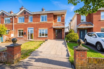 /international/ie/15-kellys-bay-rocks-skerries-dublin-210110205441/